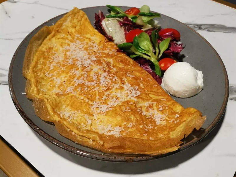 Omlet sa sirom i šunkom